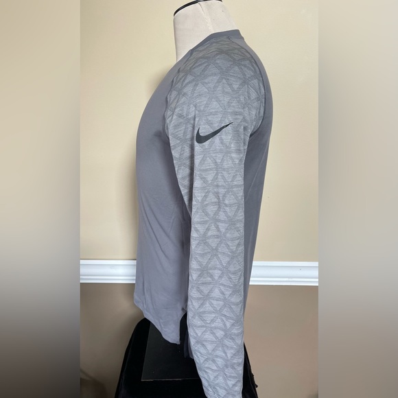 NIKE PRO Training Shirt Grey DriFit Moisture Wick Performance Size Large - Picture 4 of 10
